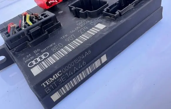 Audi A4 S4 B7 8E 8H Comfort/convenience module 8E0907279C