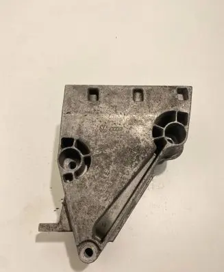Skoda Fabia Mk1 (6Y) Engine mounting bracket 038199207M