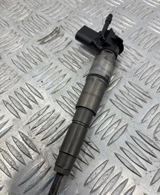 BMW 5 E60 E61 Fuel injector 7792721