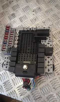Volvo S60 Fuse module 9401802
