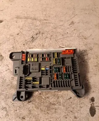 BMW X6 M Fuse module 693168704
