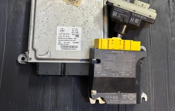Engine ECU kit and lock set