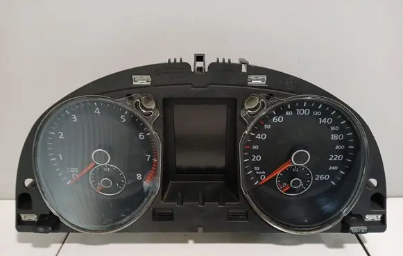 Volkswagen PASSAT B7 Speedometer (instrument cluster) 3AA920870B 001708