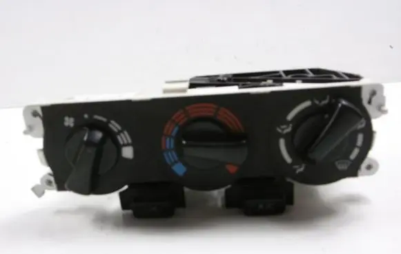Nissan Primera Air conditioning/heating control unit 