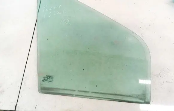 Renault Scenic I Front door vent window glass four-door 