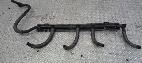 Citroen C5 Fuel injector supply line/pipe 
