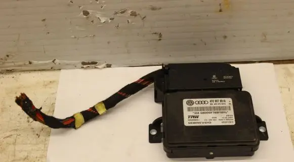 Audi A6 S6 C6 4F Gateway control module 4F0907468D