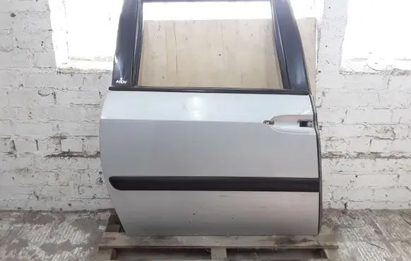 Peugeot 807 Rear door