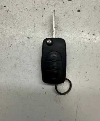 Audi A6 S6 C5 4B Ignition key/card 4D0837231A