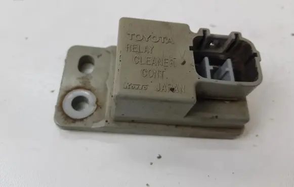 Toyota Avensis T250 Light washer relay 8594205040