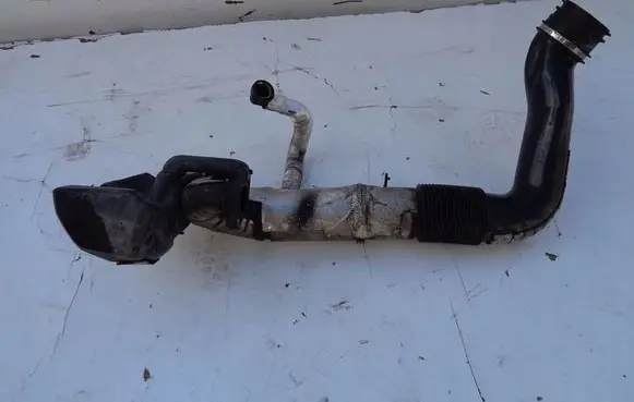 Intake resonator