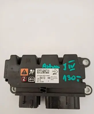 Opel Astra J Airbag control unit/module 13589413 1015