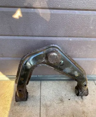 Nissan Pathfinder R51 Front lower control arm/wishbone