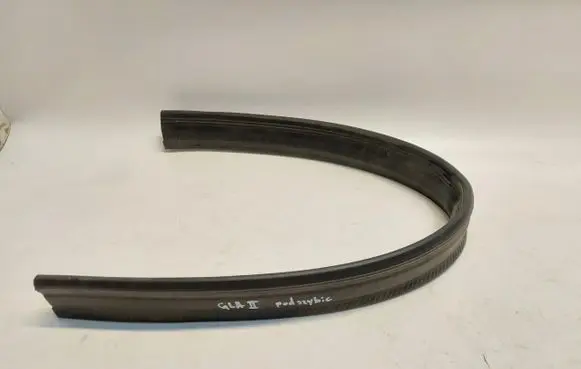 Mercedes-Benz GLA H247 Wiper trim