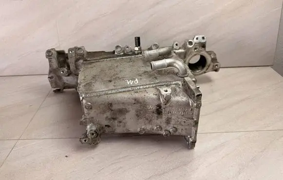Volkswagen Touran III Intake manifold 04L129766AJ