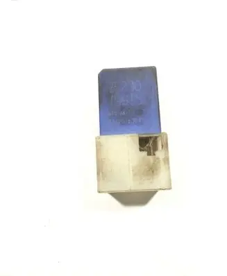 Nissan X-Trail T30 Hazard warning light relay 79915 0312012307 25230