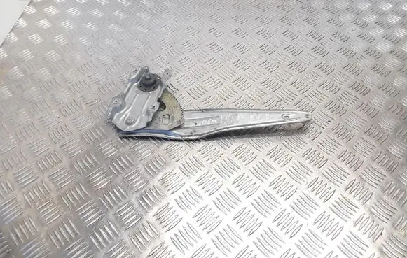 Rear door manual window regulator