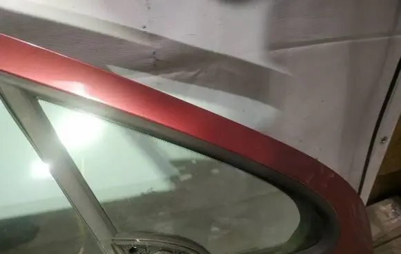 Peugeot 307 Front door vent window glass four-door as2