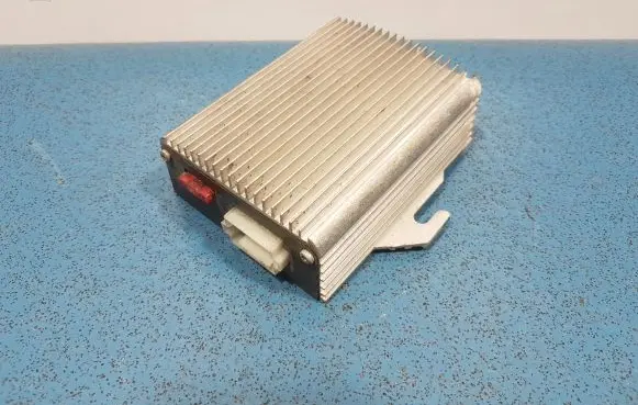 Renault Megane I Voltage converter/converter module p101922VO2