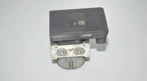 BMW i3 ABS Pump 6865760 6868705 6871582