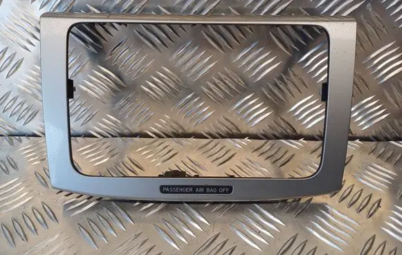 Volkswagen PASSAT B6 Radio/GPS head unit trim 3C0858069M