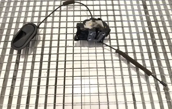 Renault Master III Front door lock