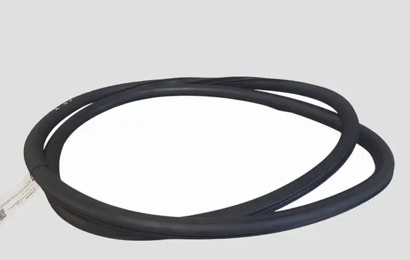 Volvo V40 Rubber seal front coupe door