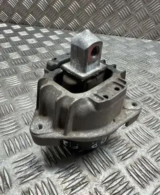 BMW 6 F12 F13 Engine mount bracket 6862351 68623513 6777371
