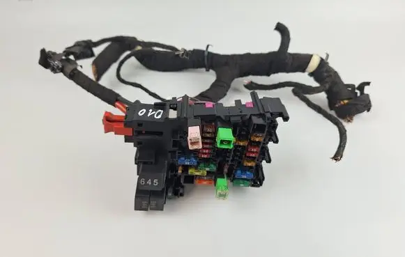 Volkswagen Golf VII Fuse module 5Q0937615B