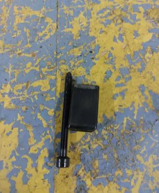 Volkswagen Touran I Fuel Injector clamp holder