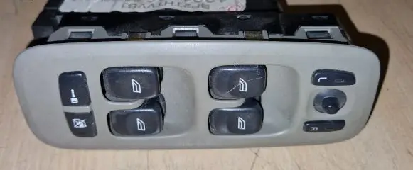 Volvo V70 Electric window control switch 30746074