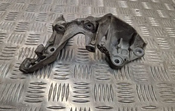 Renault Kadjar EGR valve cooler bracket 147174072R A6261410040