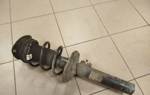 Volkswagen PASSAT B8 Front shock absorber with coil spring 3Q0413031BN
