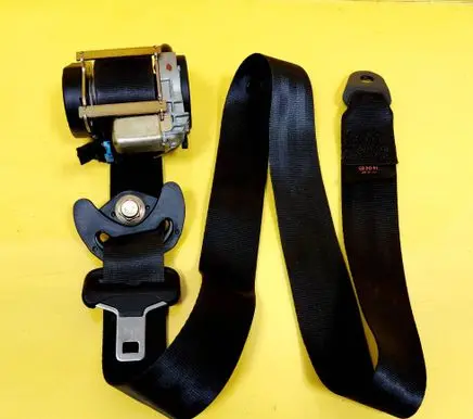 Peugeot 807 Front seatbelt 040114