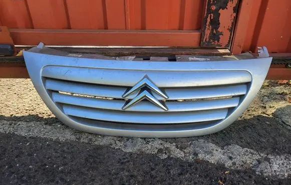 Citroen C3 Front bumper upper radiator grill 9647156780