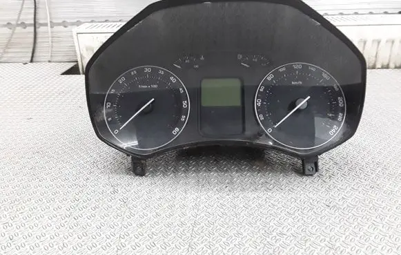 Skoda Octavia Mk2 (1Z) Speedometer (instrument cluster) 1Z0920810E