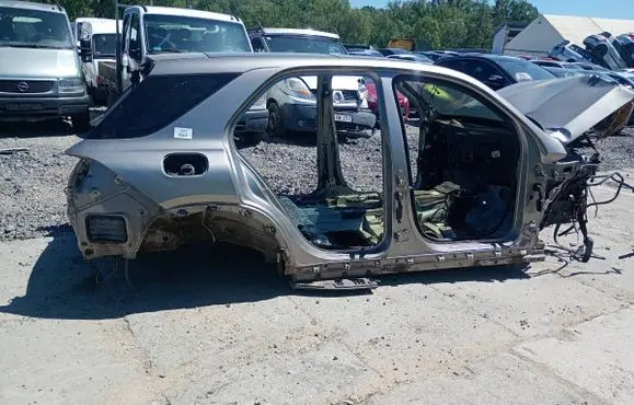 Mercedes-Benz GLE W167 Front quarter panel 