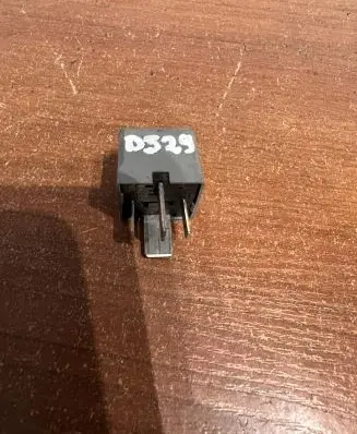 Mercedes-Benz A W169 Other relay A0025422619 D529