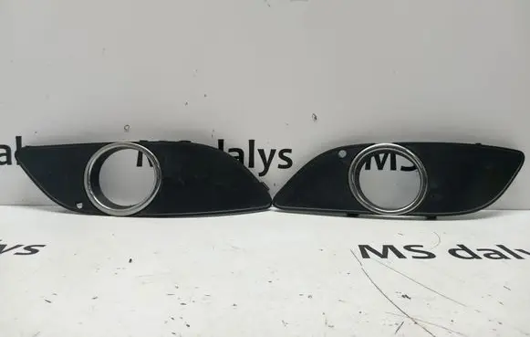 Mercedes-Benz B W245 Front fog light trim/grill A1698851122 1698851122 A1698851222