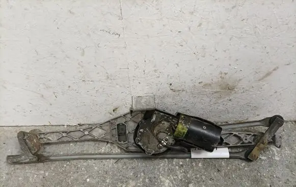 BMW 5 E28 Front wiper linkage and motor