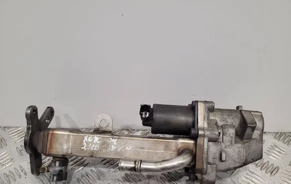 Volvo XC70 EGR valve cooler 30637142 021784