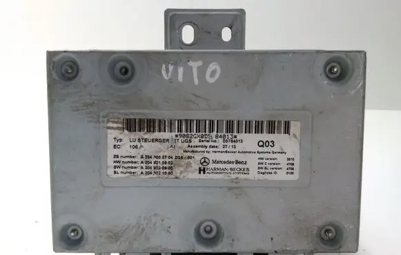 Mercedes-Benz C AMG W204 GPS navigation control unit/module A2049005704