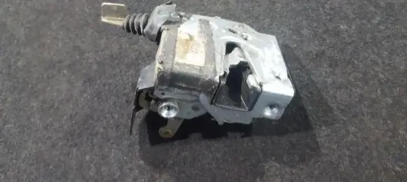 BMW 7 E32 Front door lock 81057820 8105782.0