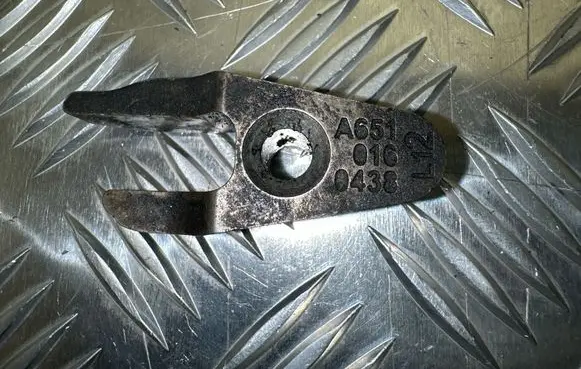 Mercedes-Benz C W205 Fuel Injector clamp holder 0438