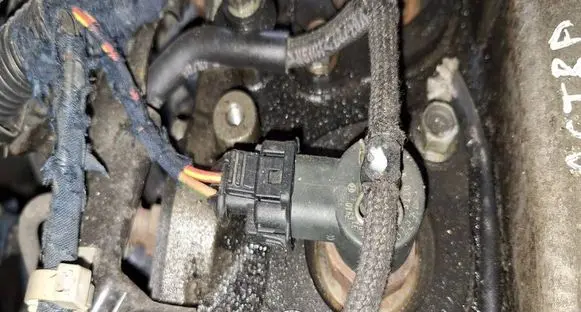 Opel Astra H Fuel injector 0445110175