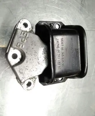 Citroen C4 I Picasso Engine mount bracket 9636270080 9636583980