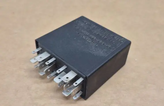 Skoda Superb B5 (3U) Other relay 4B0919471A 5KG00656805