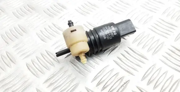 Skoda Octavia Mk2 (1Z) Windscreen/windshield washer pump 1K6955651