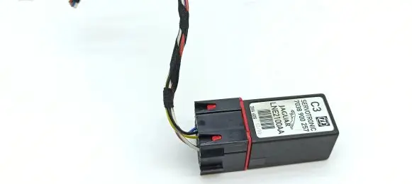 Jaguar XJ X308 Hazard warning light relay LNE2100AA 7038900257