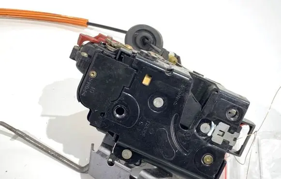 Audi A4 S4 B6 8E 8H Rear door lock 8E0839015C